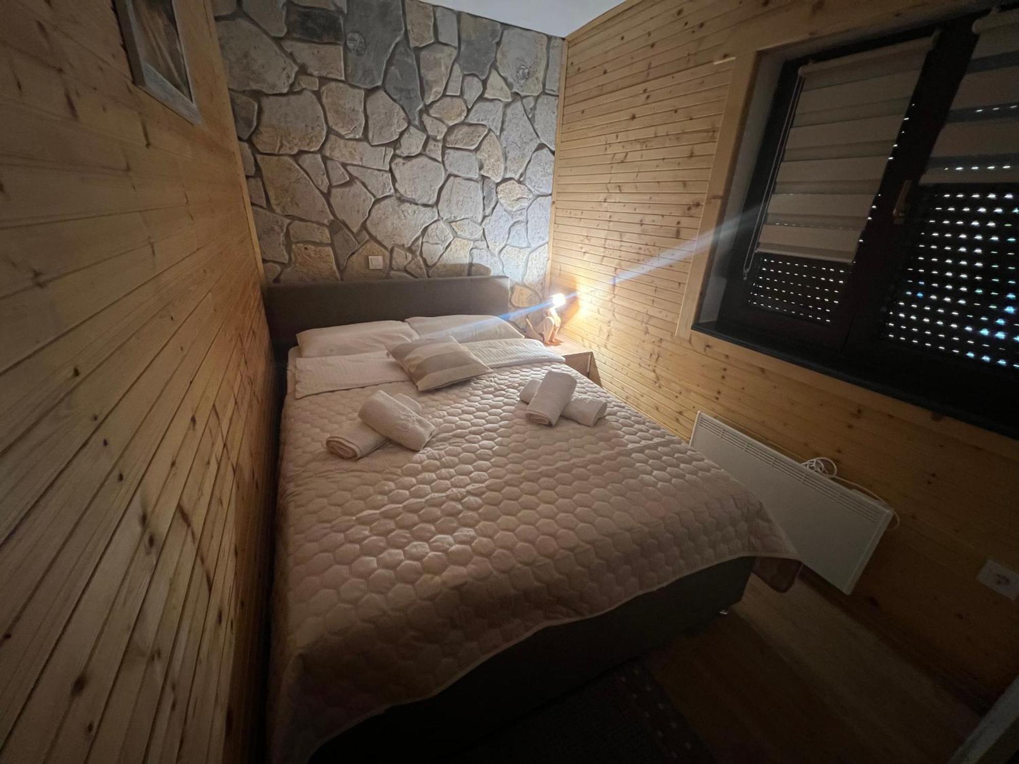 Zen Den Apartments Otočac 外观 照片