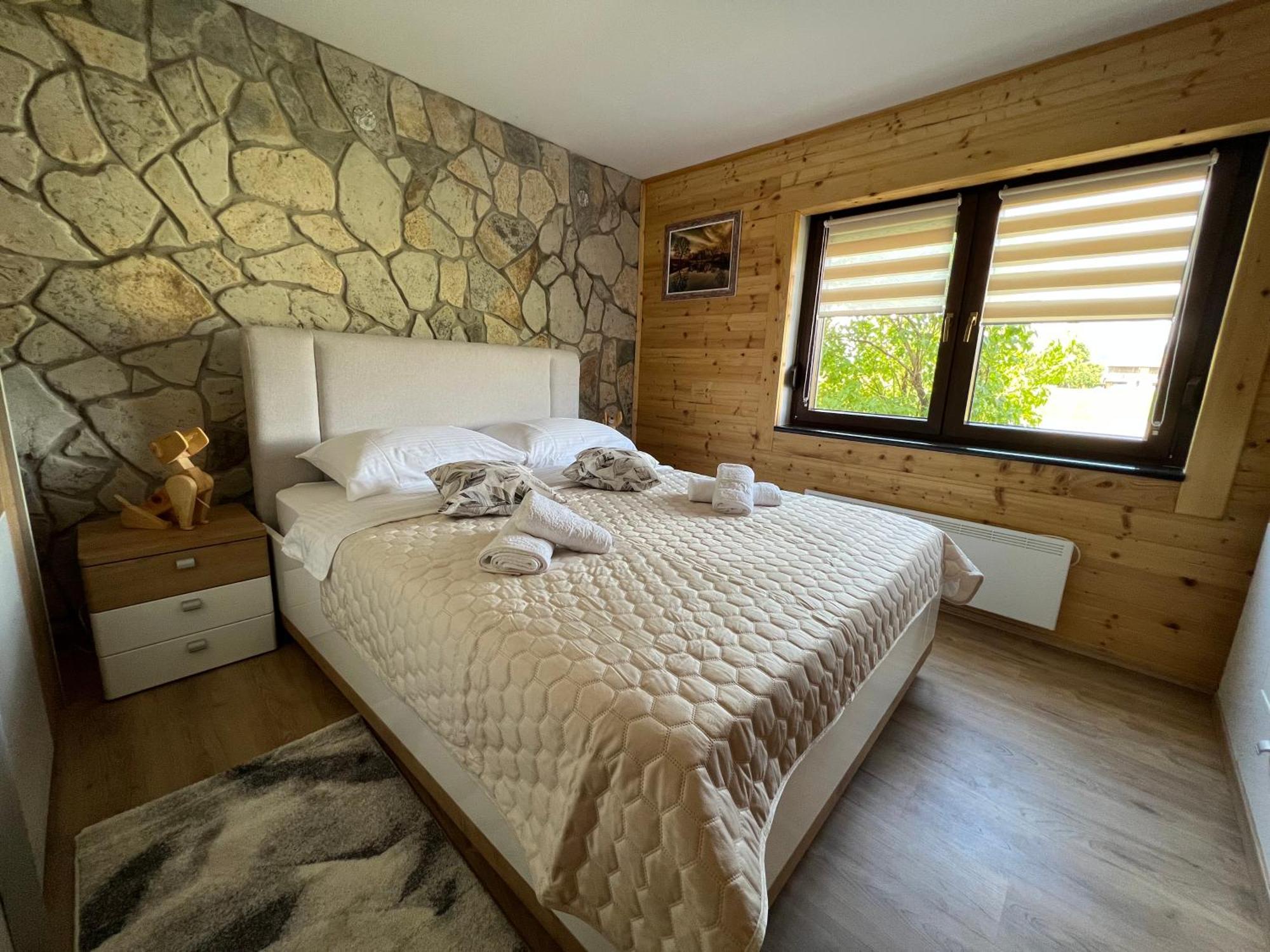 Zen Den Apartments Otočac 外观 照片