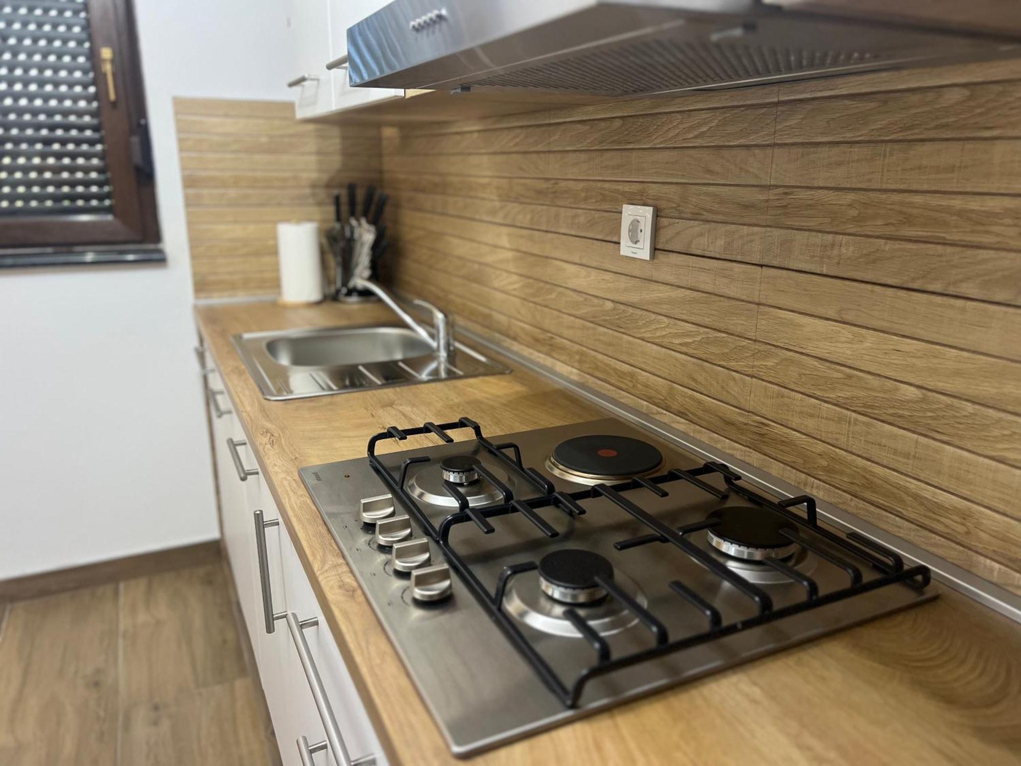 Zen Den Apartments Otočac 外观 照片