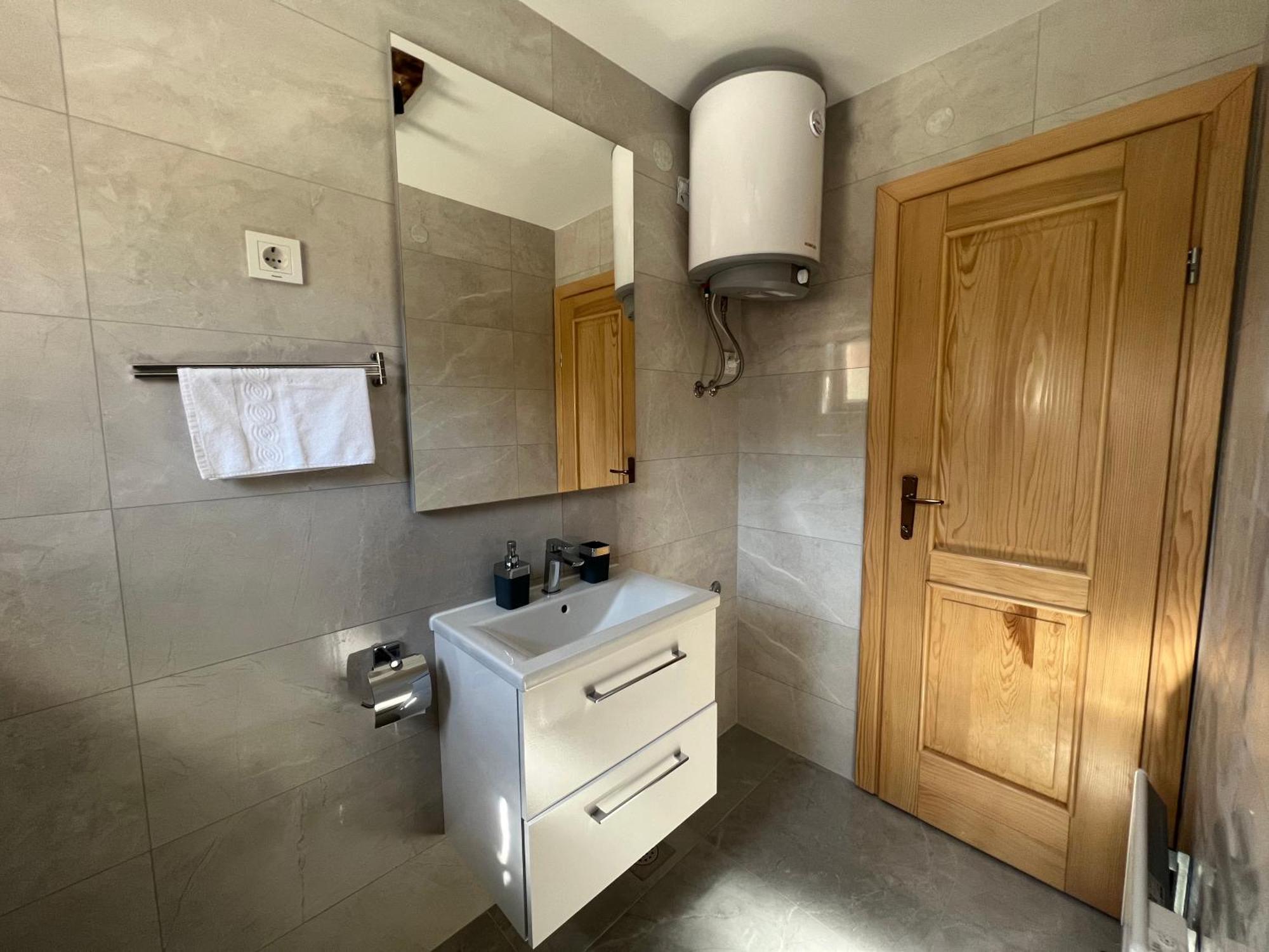 Zen Den Apartments Otočac 外观 照片