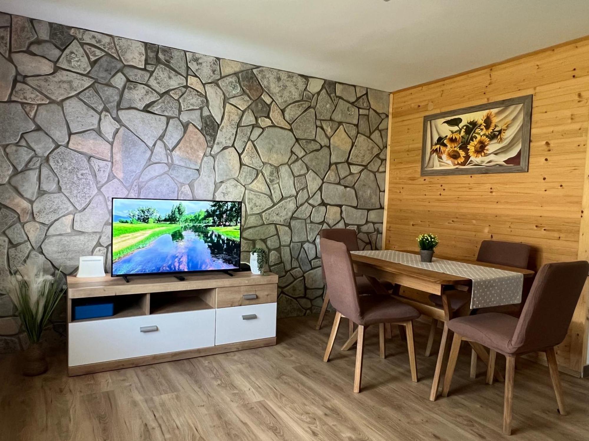Zen Den Apartments Otočac 外观 照片